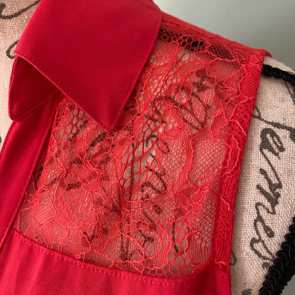 Women's Express Red Sleeveless Top with Lace Detail Size Medium - Picture 3 of 6